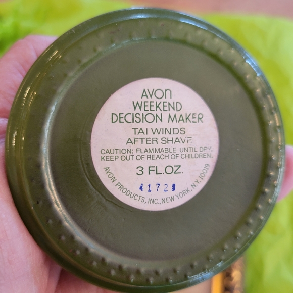 Cute & Kitschy Vintage Avon Man's Decision Maker Decanter ~ FINAL PRICE! - Picture 10 of 13